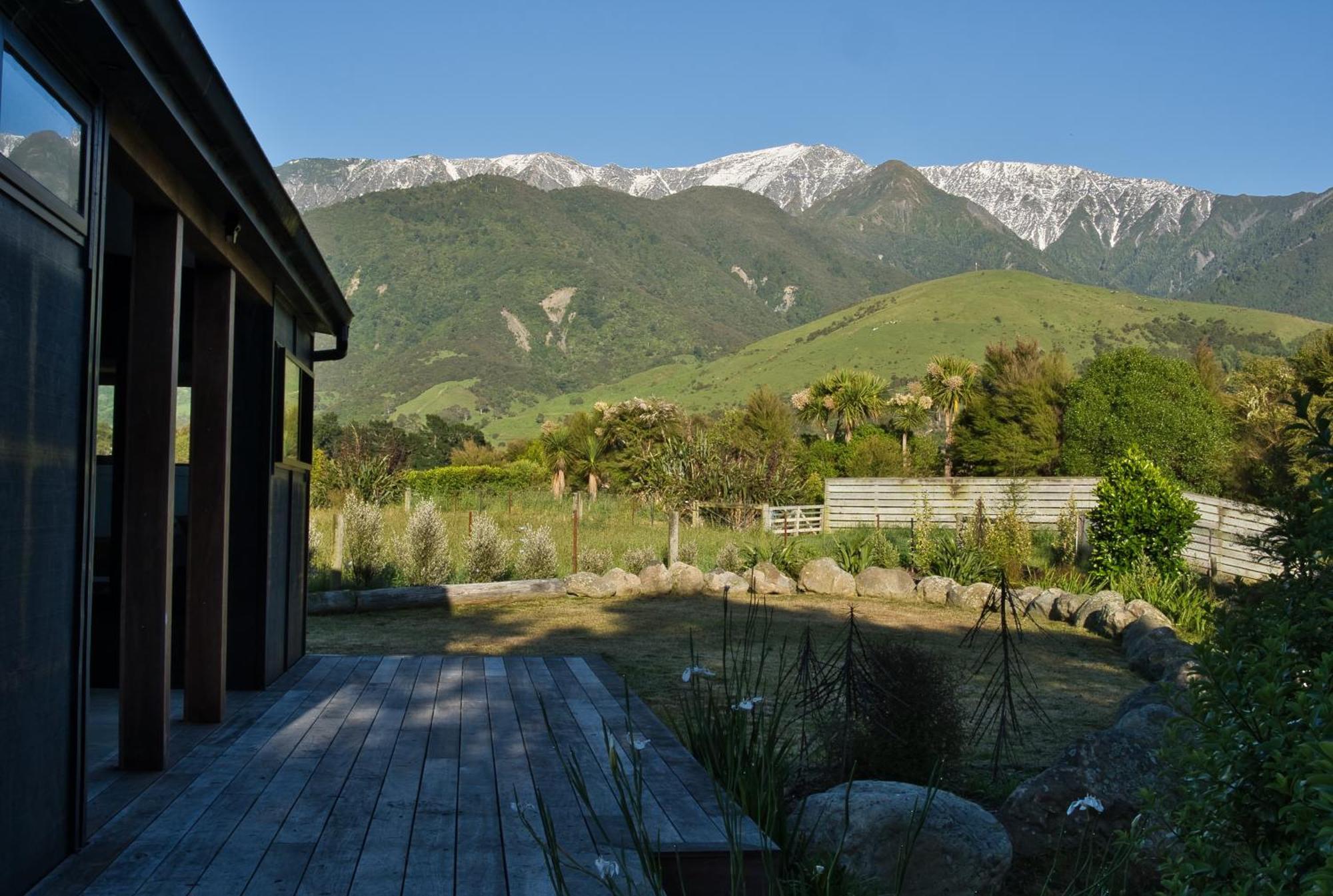 Kanuka Terrace - The Little Black House Hapuku Exterior foto
